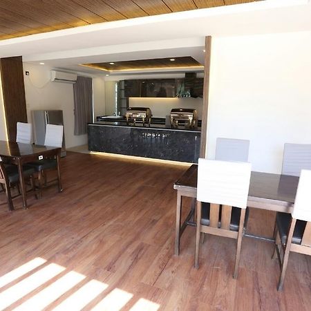 Royal Crown Hotel Rangun Zewnętrze zdjęcie