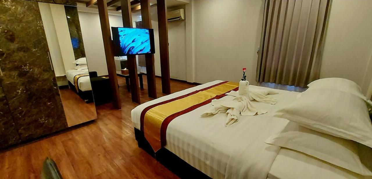 Royal Crown Hotel Rangun Zewnętrze zdjęcie