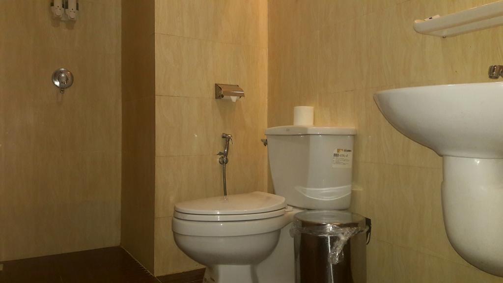 Royal Crown Hotel Rangun Zewnętrze zdjęcie