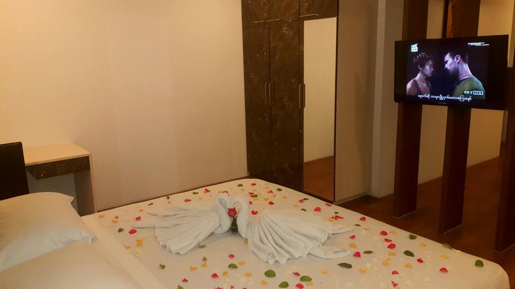 Royal Crown Hotel Rangun Zewnętrze zdjęcie